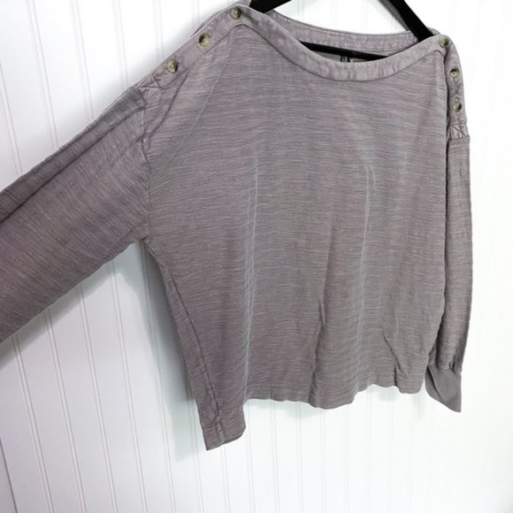 By Anthropologie Delilah Button Sleeve Top - Picture 3 of 6